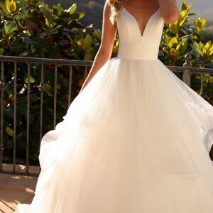 New tulle white wedding dress. A line bridal gown